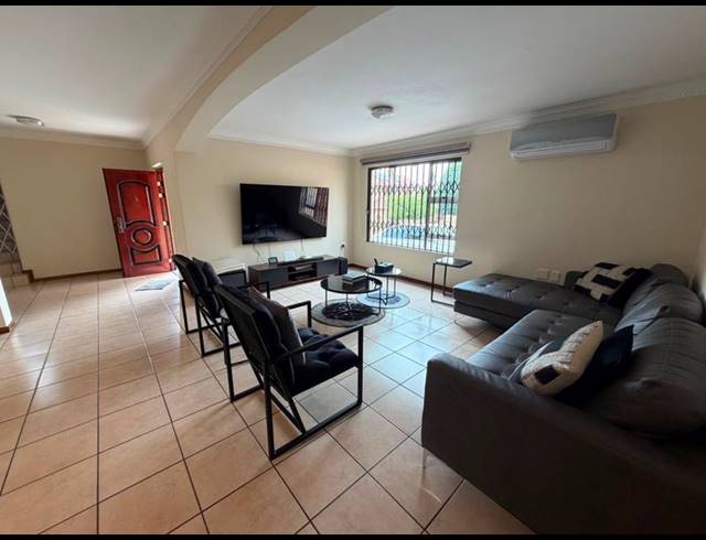 3 BEDROOM HOUSE FOR SALE IN ELDORAIGNE